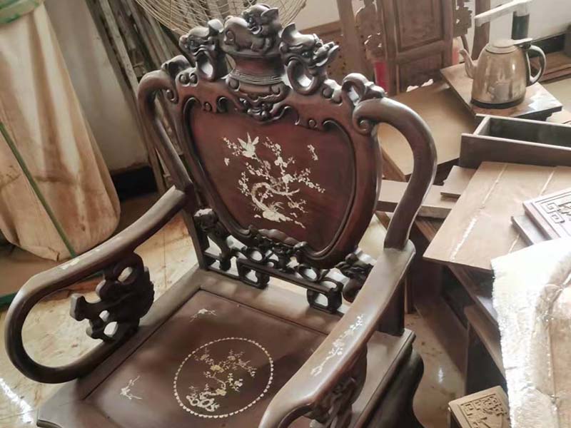 宝山旧红木家具维修